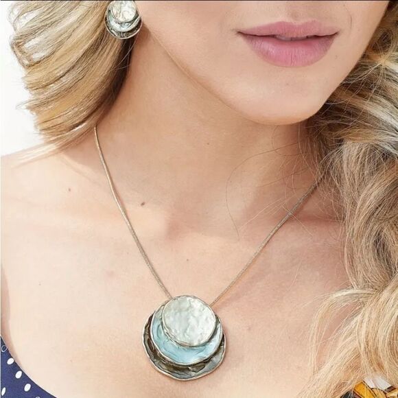 Silver Blue Layered Circle Pendant Necklace and Earring Set Women’s Jewelry - Picture 8 of 9